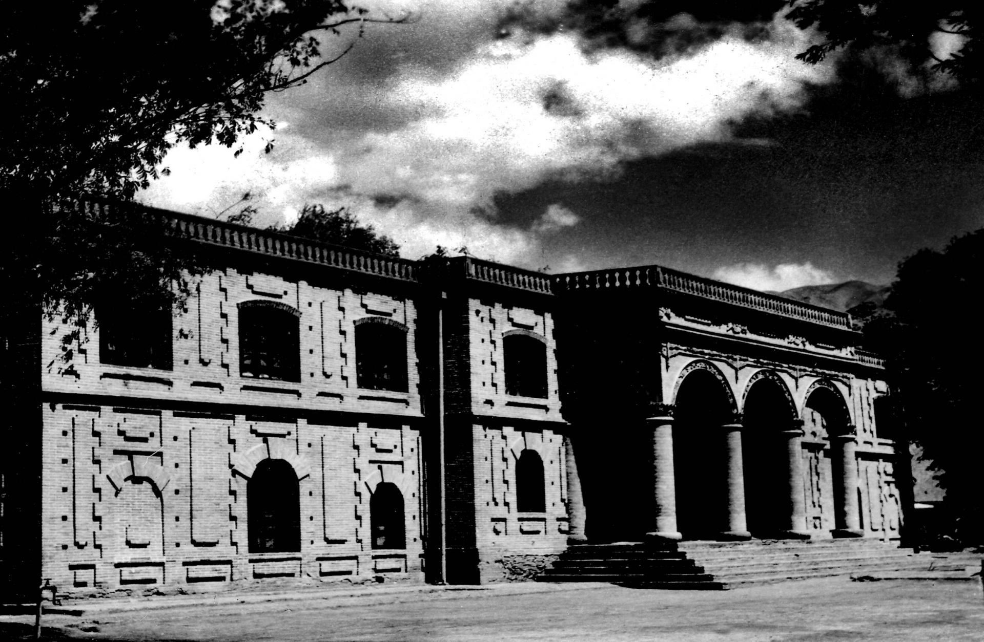 1934年，西北防疫处（兰州生物制品研究所前身）在兰州建设，以视察及防治西北各省兽疫与制造防治急需之兽用制品为主要使命
